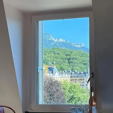 Neuf Et Elegant Avec Vue Degagee Sur Les Montagnes Et Dans Le Centre إيكس ليه با