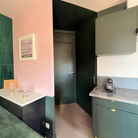 Neuf Et élégant Avec Vue Dégagée Sur Les Montagnes Et Dans Le Centre Appartement *